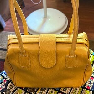 Stylish Doctors Bag in French Vanilla Leather